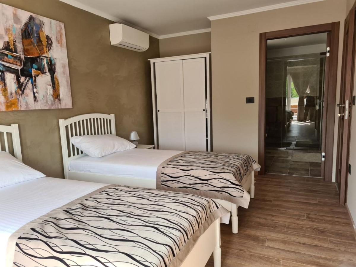 Villa Lulu Kamena Villa S Maslinikom Otok Krk Dobrinj Selo Gostinjac クルク エクステリア 写真