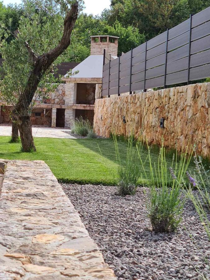 Villa Lulu Kamena Villa S Maslinikom Otok Krk Dobrinj Selo Gostinjac クルク エクステリア 写真